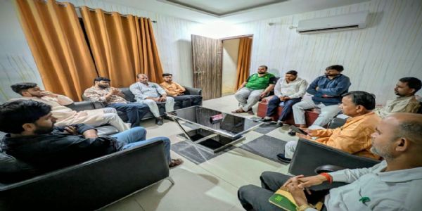 बूथ-बूथ पहुंची ‘मन की बात’, अयोध्या में कार्यकर्ताओं ने सुना प्रधानमंत्री का संदेश