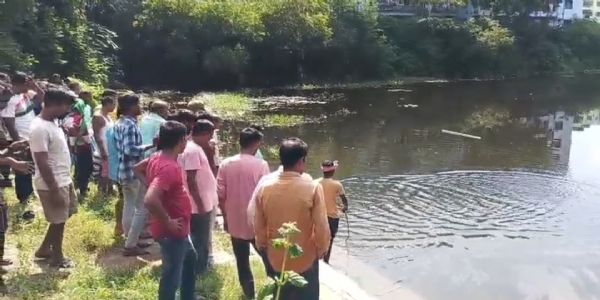धनबाद के नावाडीह बस्ती में हादसा, छठ तालाब में नहाने के दौरान 42 वर्षीय व्यक्ति डूबा