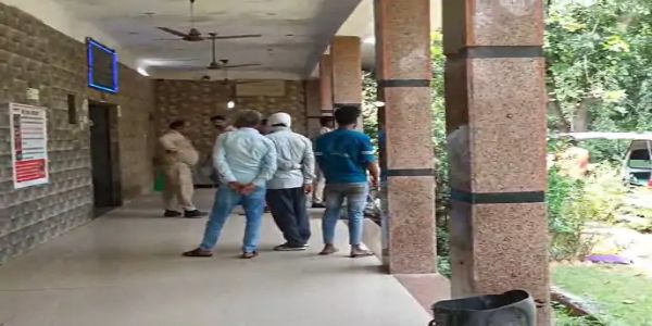अज्ञात वाहन की टक्कर से बाइक सवार की मौत