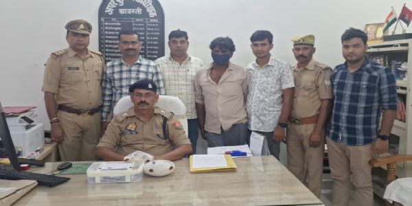 श्रावस्ती: दुष्कर्म के आरोपित ने दारोगा से पिस्टल छीनकर की फायरिंग, जवाबी कार्रवाई में घायल