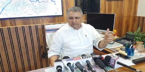 गंडक में बढ़ा जलश्राव, शाम तक पांच लाख क्यूसेक पहुंचने की संभावना, विभाग अलर्ट