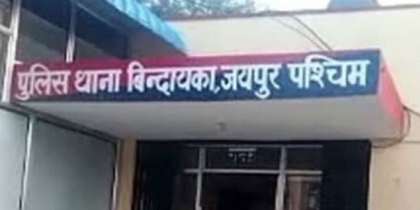 मिट्टी में दबा मिला गर्भवती महिला का शव, किराएदार पर हत्या का संदेह
