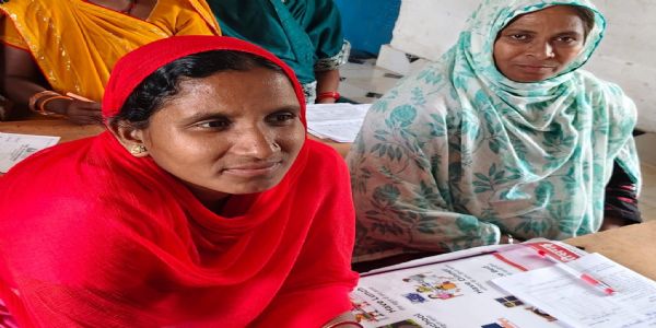 उल्लास नवभारत साक्षरता महापरीक्षा में 3,619 नवसाक्षर हुए शामिल, सास-बहू ने साथ बैठकर दी परीक्षा