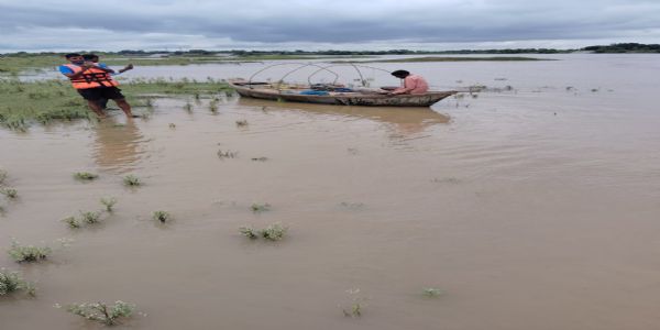 बांदा : केन नदी में नाव समेत लापता युवक पांच किमी दूर सकुशल मिला