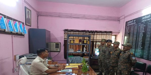चौकीदार परेड में एसपी का संदेश, क्षेत्र में भ्रमण कर जुटाएं सूचना