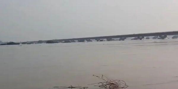 रायगढ़ जिले के महानदी के तटवर्ती क्षेत्र में जलस्तर बढ़ने से प्रभावित गांवों में राहत-बचाव कार्य जारी