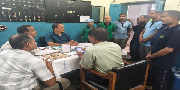 संविदा श्रमिकों और परिजनों के आयुष्मान कार्ड के लिए विशेष अभियान