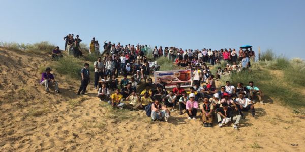 नेशनल डेजर्ट ट्रैकिंग में प्रतिभागियों ने लिया रेतीले धोरों का आनंद 