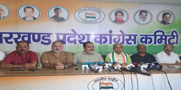 एसआईआर के नाम पर मतदाताओं के अधिकार से खिलवाड़ बर्दाश्त नहीं करेगी कांग्रेस : कमलेश