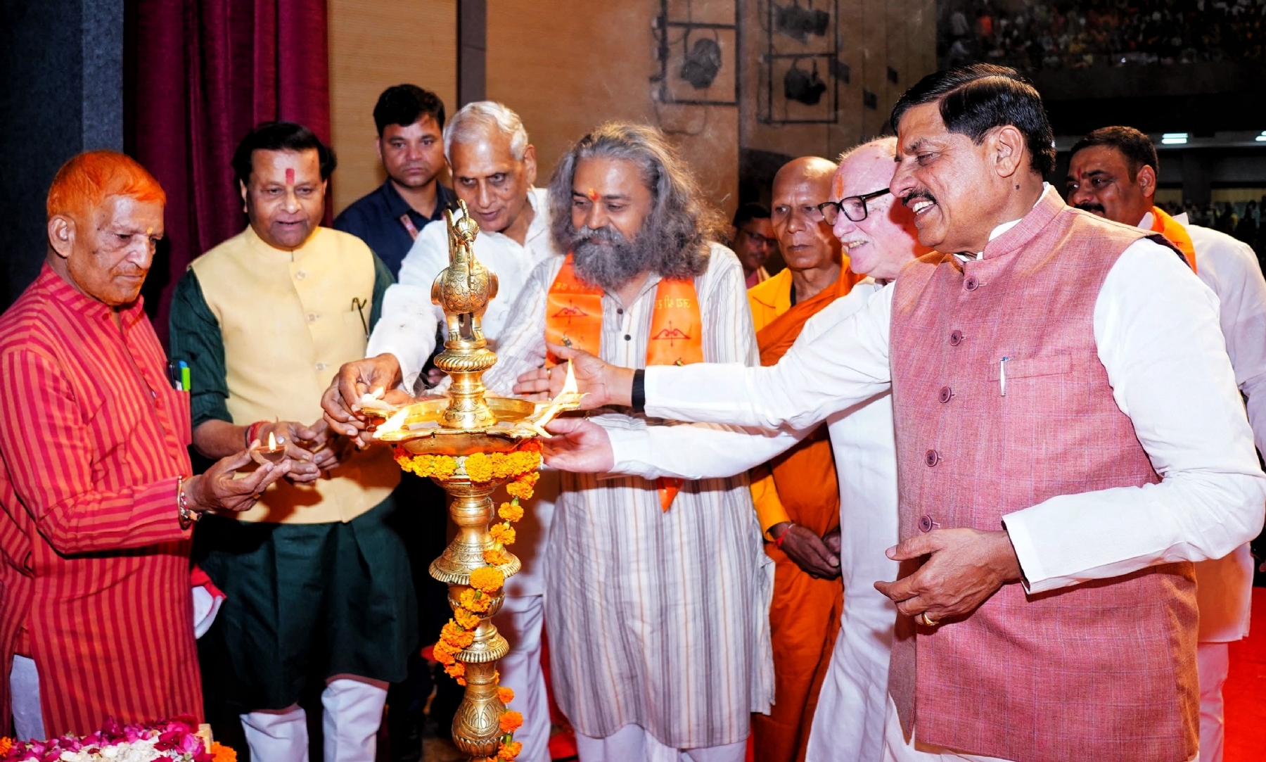 रवींद्र भवन में उमड़ा जनसैलाब, रामजन्मभूमि आंदोलन से सामाजिक समरसता तक गूंजा अशोक सिंघल का स्मरण