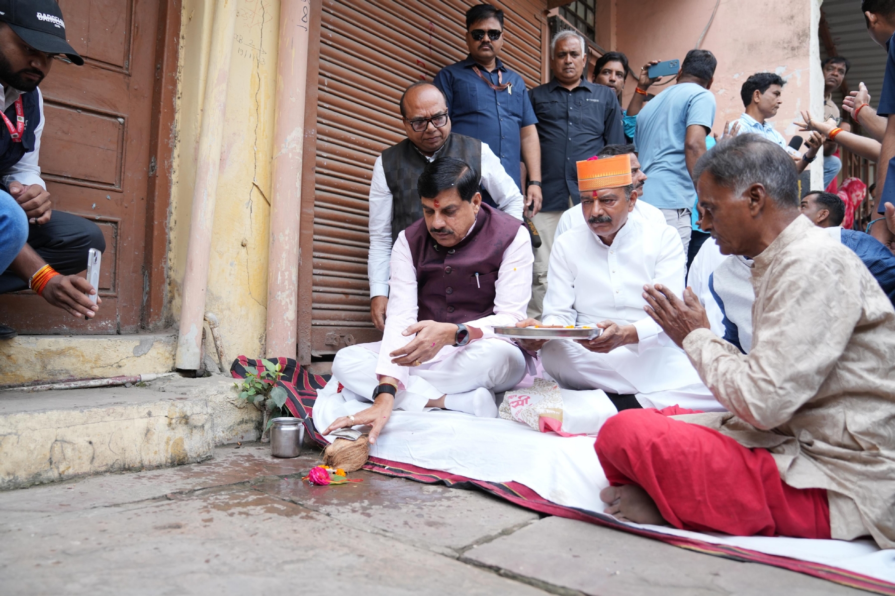 मुख्यमंत्री डॉ. मोहन यादव ने उज्जैन मे सिंहस्थ महापर्व में सड़क चौड़ीकरण कार्य का उज्जैन में भूमि-पूजन किया मुख्यमंत्री डॉ. मोहन यादव ने उज्जैन मे सिंहस्थ महापर्व में सड़क चौड़ीकरण कार्य का उज्जैन में भूमि-पूजन किया