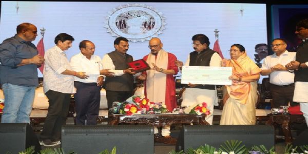 संगीत निर्देशक शान्तनु मोइत्रा प्रतिष्ठित राष्ट्रीय लता मंगेशकर अलंकरण सम्मान से विभूषित