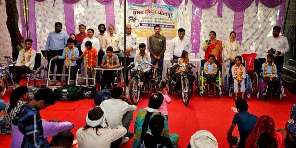 विशेष योग्यजन 132 बच्चों को कृत्रिम अंग उपकरण वितरित