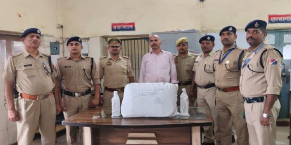 कानपुर : 50 हजार की अवैध शराब के साथ अंतरराज्यीय तस्कर गिरफ्तार