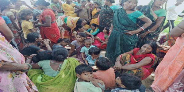 नवादा के सिरदला में अधजला शव मिलने से सनसनी, जांच में जुटी पुलिस
