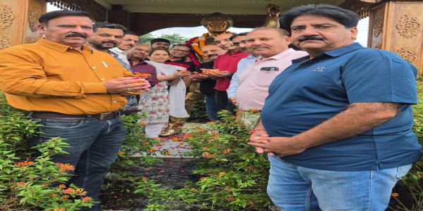 उत्तरांचल पंजाबी महासभा ने दी शहीद भगत सिंह को श्रद्धांजलि