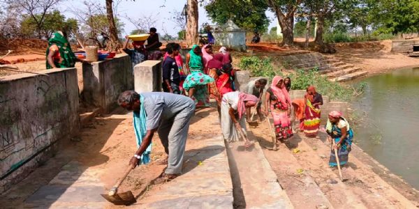 जांजगीर-चांपा में सेवा संकल्प अभियान के तहत स्वच्छता को लेकर जनजागरूकता, तालाबों की सफाई और पौधरोपण