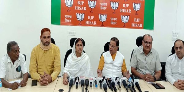 हिसार : चुनाव आयोग के संयुक्त बयान से विपक्ष के आरोपों की पोल खुली : डॉ. कमल गुप्ता
