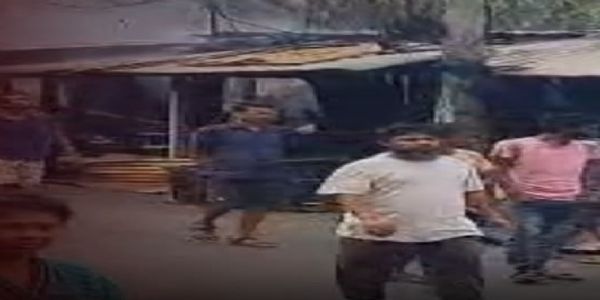 चिरांग के डांगतल बाजार में लगी आग, 18 दुकान जलकर राख