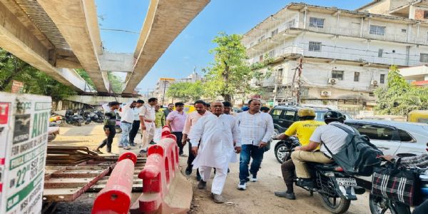 मानगो फ्लाइओवर का निरीक्षण कर सरयू राय ने रैंप निर्माण पर उठाया सवाल