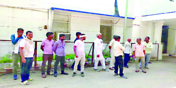 मकान के विवाद में बेटे-बहू पर मां को जबरन सल्फास खिलाने का आरोप, मौत