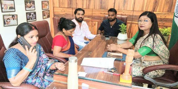 महुआ माजी के प्रयास से युवक के शव लाने के प्रयास में आई तेजी
