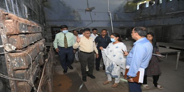 मंत्री शिल्पी ने किया बेकन फैक्ट्री का निरीक्षण, कहा आधुनिक तकनीक युक्त बनेगा फैक्ट्री