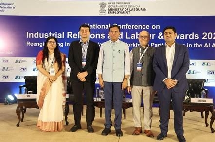 औद्योगिक संबंध और श्रम एवं पुरस्कार 2026 पर आयोजित राष्ट्रीय सम्मेलन को संबोधित करते डॉ. मनसुख मांडविया औद्योगिक संबंध और श्रम एवं पुरस्कार 2026 पर आयोजित राष्ट्रीय सम्मेलन को संबोधित करते डॉ. मनसुख मांडविया