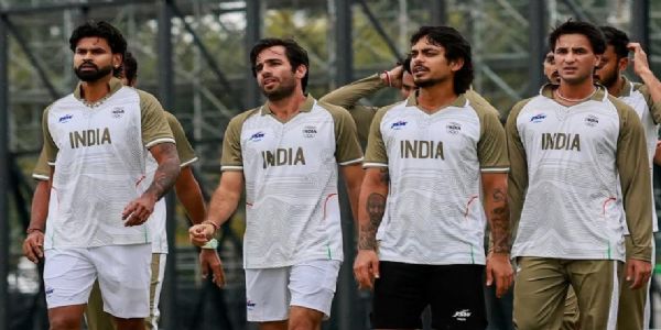 बारिश से मैच रद्द होने के बाद भारतीय खिलाड़ी बारिश से मैच रद्द होने के बाद भारतीय खिलाड़ी