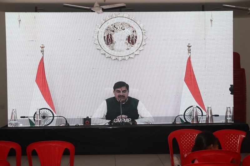 राष्ट्रीय लता मंगेशकर अलंकरण सम्मान समारोह को वर्चुअली संबोधित करते हुए मुख्यमंत्री राष्ट्रीय लता मंगेशकर अलंकरण सम्मान समारोह को वर्चुअली संबोधित करते हुए मुख्यमंत्री