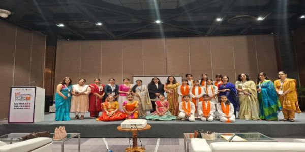 इंटरनेशनल ट्रेड शो में 300 जेन जी-जेन अल्फा के बीच कला-संस्कृति का ‘मुकाबला’। 28 से अधिक स्कूलों के विद्यार्थियों ने नृत्य-संगीत, चित्रकला और हस्तशिल्प में दिखाई प्रतिभा इंटरनेशनल ट्रेड शो में 300 जेन जी-जेन अल्फा के बीच कला-संस्कृति का ‘मुकाबला’। 28 से अधिक स्कूलों के विद्यार्थियों ने नृत्य-संगीत, चित्रकला और हस्तशिल्प में दिखाई प्रतिभा