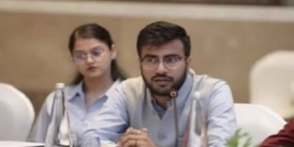 युवा उद्यमी तन्मय ने वन बीएचके से शुरू किया कारोबार, आज रक्षा क्षेत्र के लिए बना रहे उन्नत कंपोजिट उपकरण