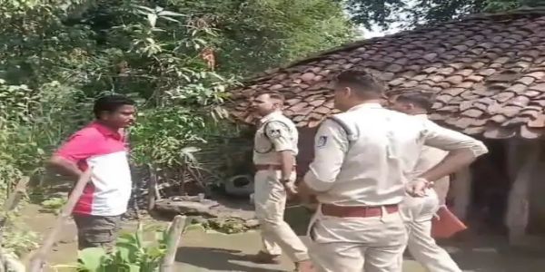 मंडला में घर में सो रहे 83 वर्षीय बुजुर्ग की हत्या, गले पर मिले धारदार हथियार के निशान