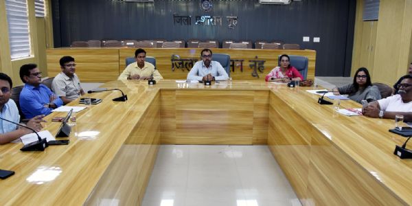 एमडीए के विकास कार्यों में तेजी लाने के उपायुक्त ने दिए निर्देश