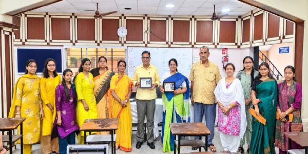 मोतीलाल नेहरू पब्लिक स्कूल में बीएड प्रशिक्षु शिक्षकों का विदाई समारोह