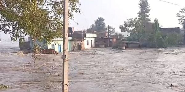 नेपाल की बारिश उत्तर बिहार के लिए बनी आफत, पांच जिलों में फैला गंडक का पानी