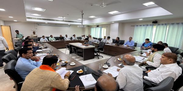 विभागीय बैठकों में छपरा विधायक छोटी कुमारी ने उठाई बिजली, स्कूल और पुल की समस्याएं