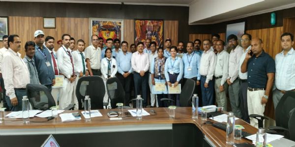 जिम्मेदारी और सतर्कता से रेल परिचालन को सुरक्षित बनाएं : रजनीश अग्रवाल