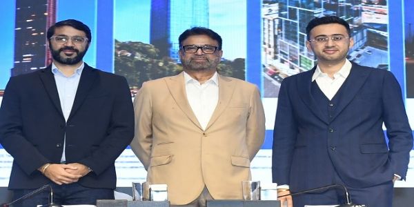 मुंबई में आईपीओ लॉन्च पर कंपनी के एमडी और सीईओ ईशान हेमराजानी, अध्यक्ष जवाहर हेमराजानी और निदेशक अमित हेमराजानी मुंबई में आईपीओ लॉन्च पर कंपनी के एमडी और सीईओ ईशान हेमराजानी, अध्यक्ष जवाहर हेमराजानी और निदेशक अमित हेमराजानी