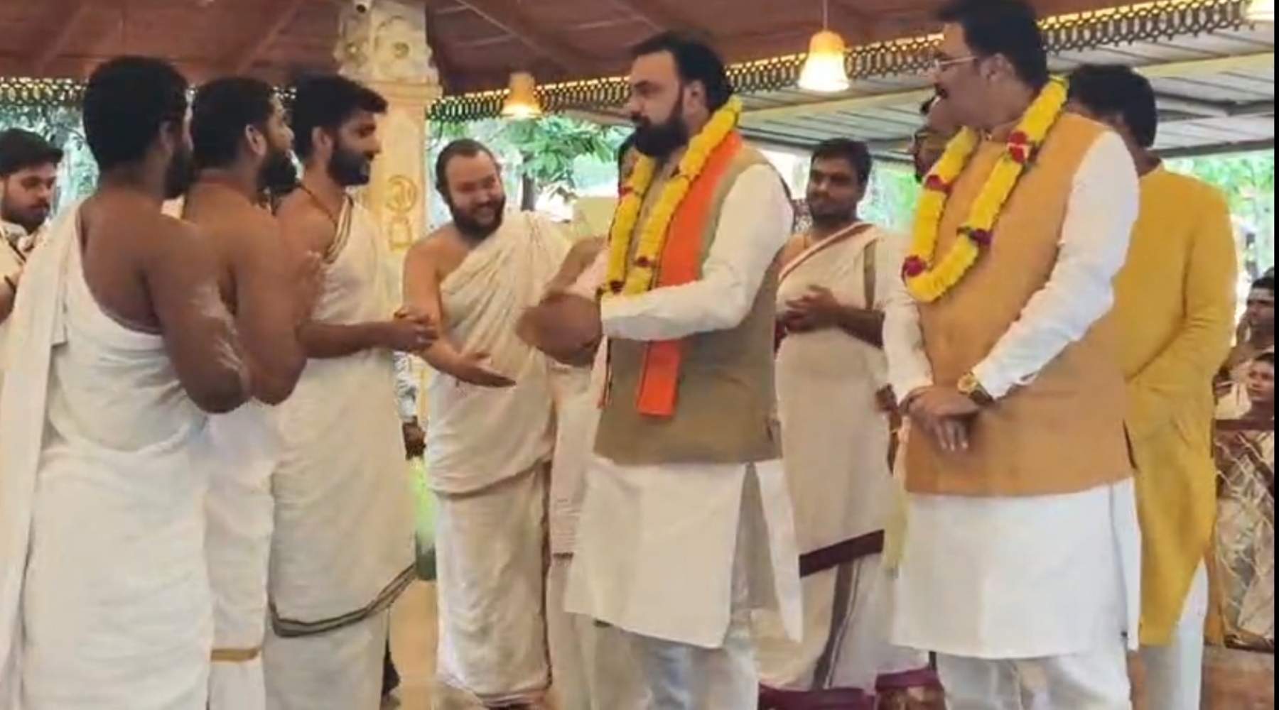 बेंगलुरु में मुख्यमंत्री बेंगलुरु में मुख्यमंत्री