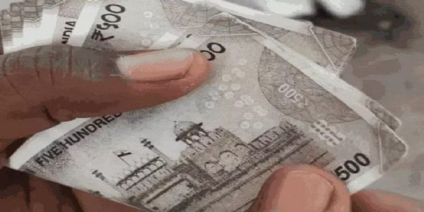 डीजल भरवाया, नकली नोट थमाए और कार लेकर भागे; नाकाबंदी में तीन युवक दबोचे