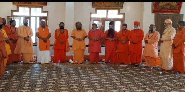 नेपाल त्रासदी में मदद के लिए आगे आए संत, 30 मिनट में जुटाए 38 लाख रुपये