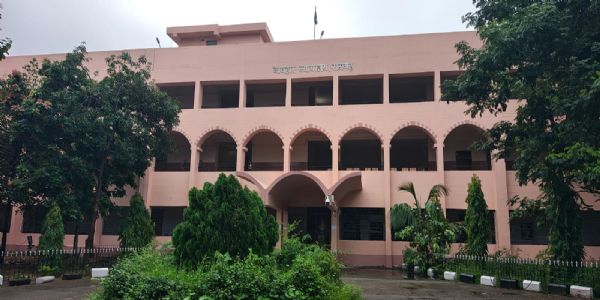 मुआवजा भुगतान मामले में होगी डीसी की चल संपत्ति और सरकारी वाहन की कुर्की