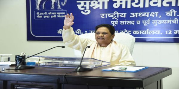 आकाश आनंद को अभी परिपक्व होने की जरूरत, बड़ी जिम्मेवारी देना उचित नहीं : मायावती