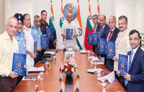 रक्षा मंत्री ने 10 वर्षों में वैश्विक साझेदारी के लिए 