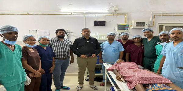 बलरामपुर जिला अस्पताल में पहली बार हुआ हिप रिप्लेसमेंट, 55 वर्षीय महिला की सफल सर्जरी