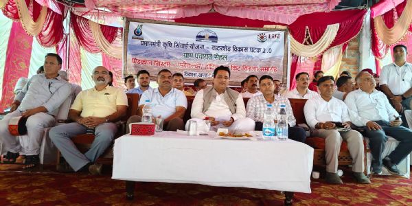 राज्यसभा सांसद ने कृषि सिंचाई योजना के तहत किसानों को बांटे इलेक्ट्रिक स्प्रेपंप