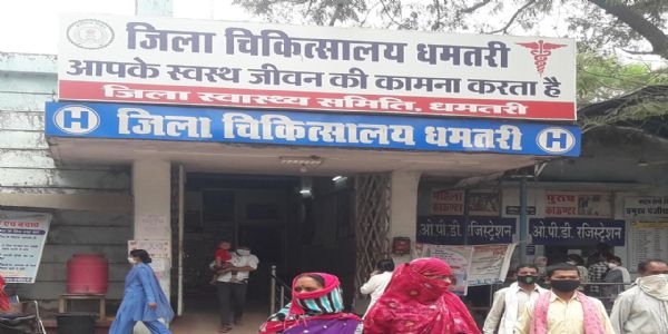 जिला अस्पताल में मिली राहत, तीन डॉक्टरों की सेवाएं फिर शुरू