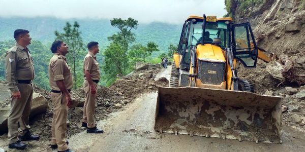 नैनीताल-हल्द्वानी मार्ग पर यातायात बहाल