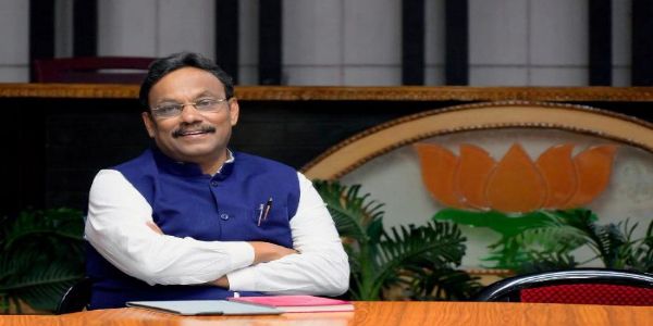 होर्डिंग पोस्टर से दूर रहकर सांगठनिक कार्य करने आ रहे उप्र भाजपा प्रभारी विनोद तावड़े